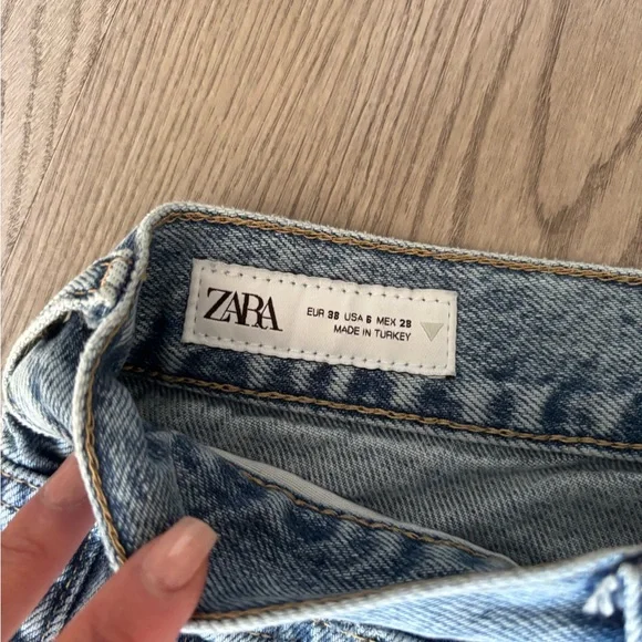 Zara High Waist. Light Blue Denim Jeans - Picture 3 of 7